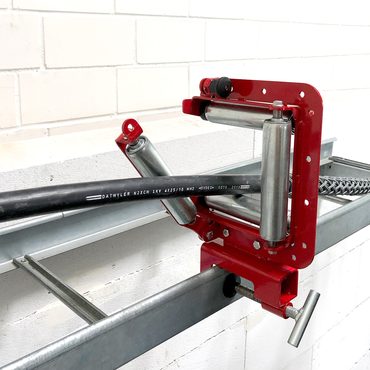 cable-tray-roller